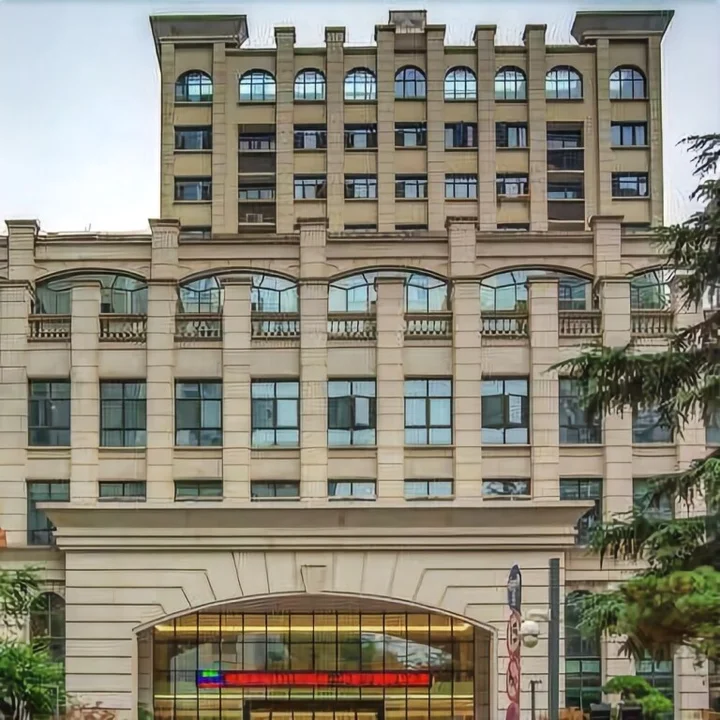 Ухань: New Sail Hotel