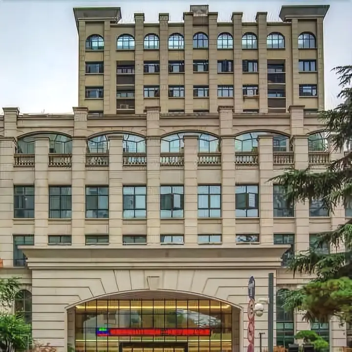 Ухань: New Sail Hotel