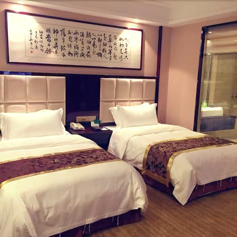 Ухань: New Sail Hotel