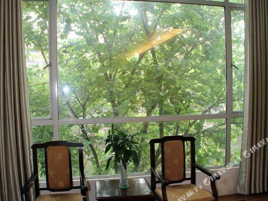 Яншо: Yangshuo Jinlong Hotel