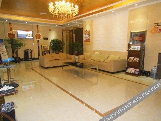 Луннань: Super 8 Hotel Longnan Wudu Pan Xuan Lu Square