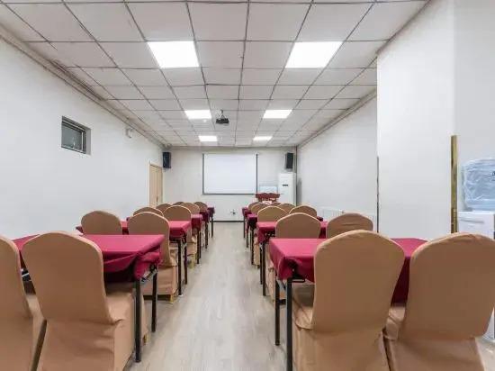 Цзаочжуан: Grace Inn (Tengzhou Railway Station RT-Mart)