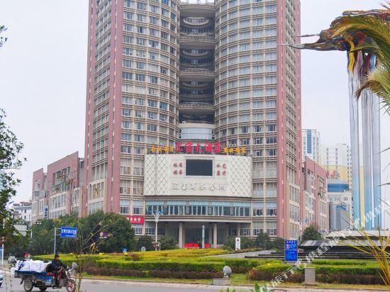 Цюйцзин: Huibao Hotel