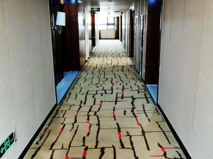 Яань: Peninsula Hotel