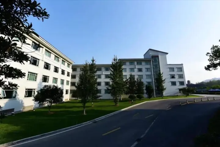 Дунъян: International Conference Center Hotel