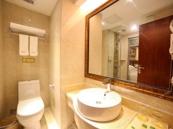 Ичан: Vienna 3 Best Hotel (Yichang Wanda Sanxia Tourist Center)