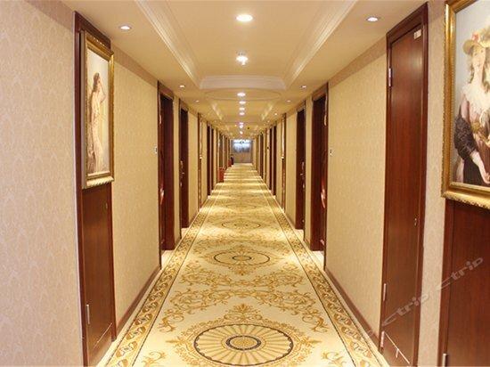 Ичан: Vienna 3 Best Hotel (Yichang Wanda Sanxia Tourist Center)
