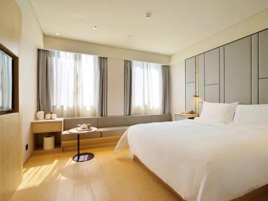 Шанхай: Joyful Hotel