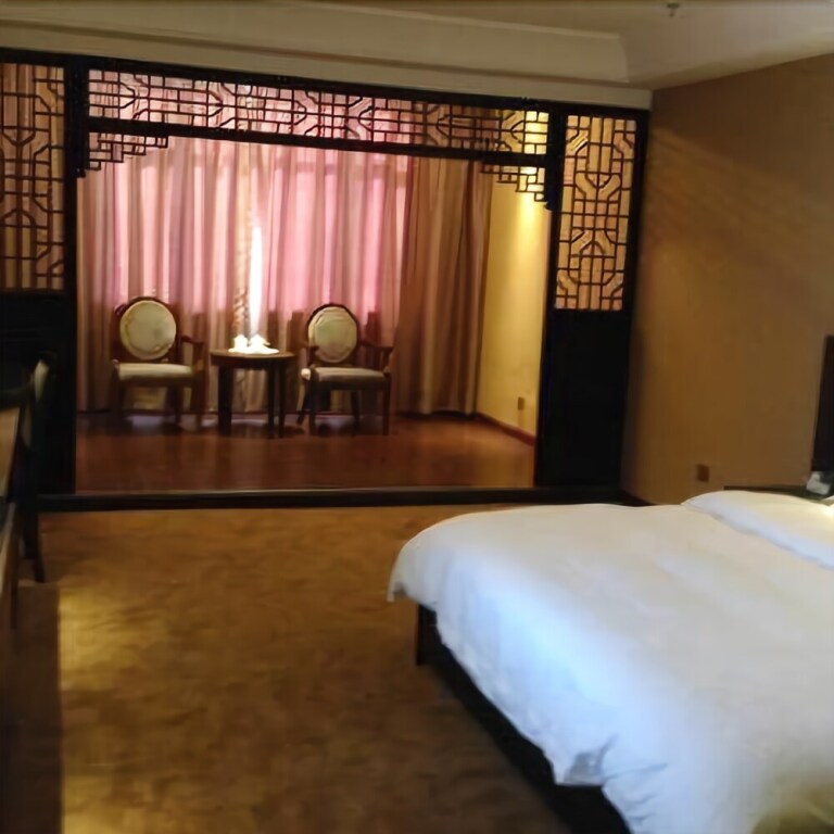 Цюйцзин: Huize Hotel