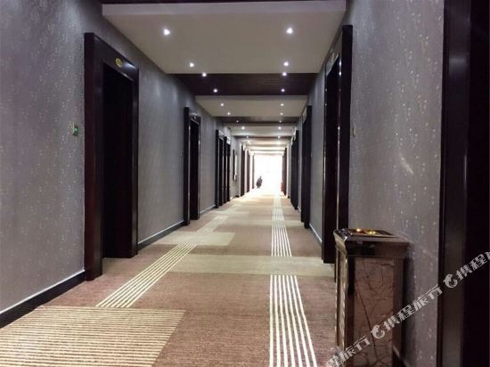 Ухань: Junqi Hotel
