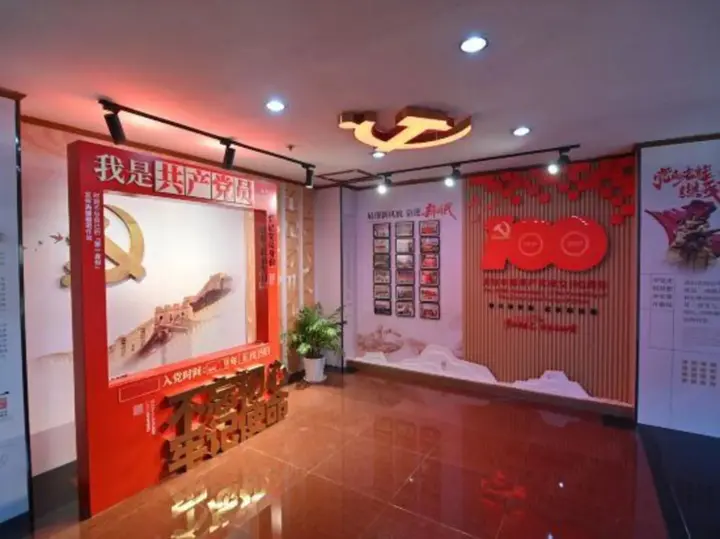 Цзинин: Xinda Hotel