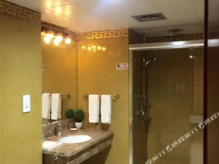 Цзинин: Xinda Hotel