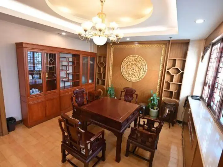 Цзинин: Xinda Hotel