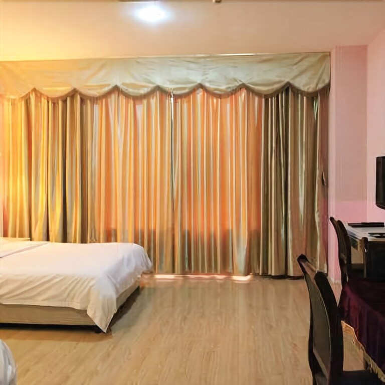 Ухань: 77 Chain Traders Hotel