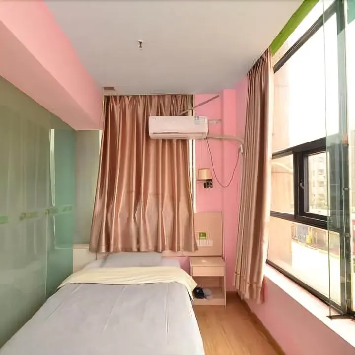 Ухань: 77 Chain Traders Hotel