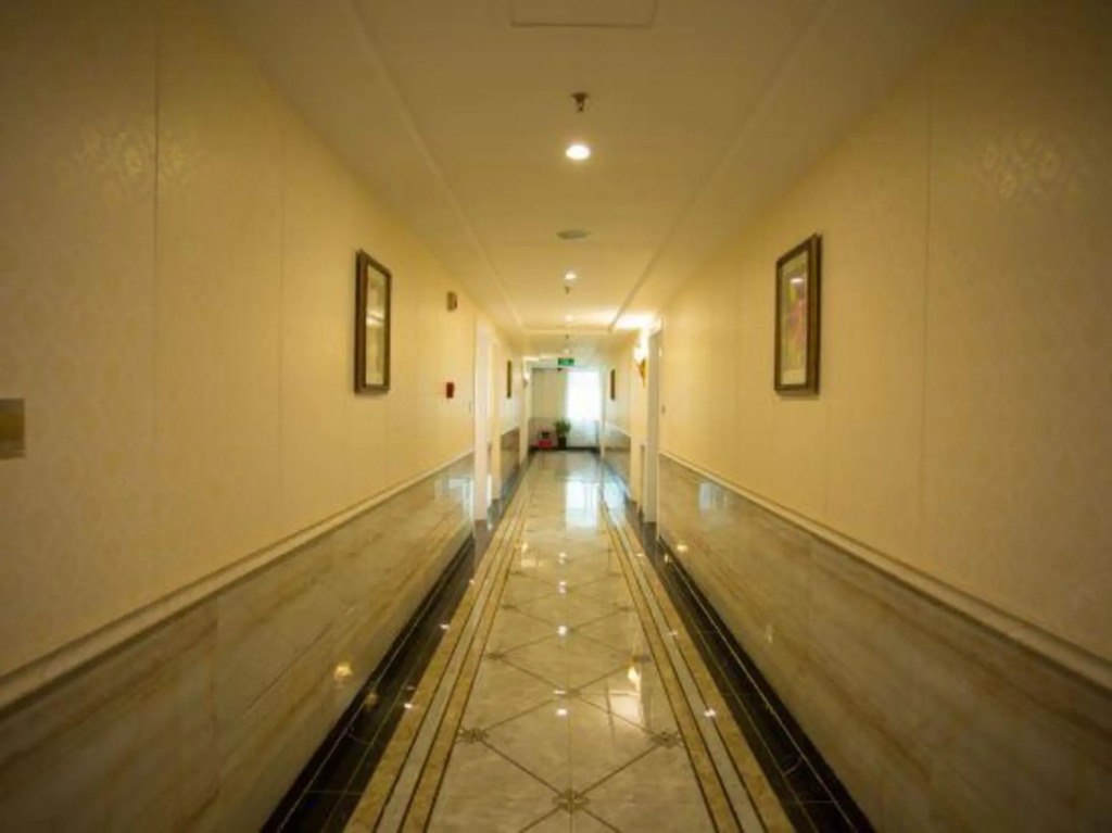 Цюнхай: Yangguang Yihao Hotel