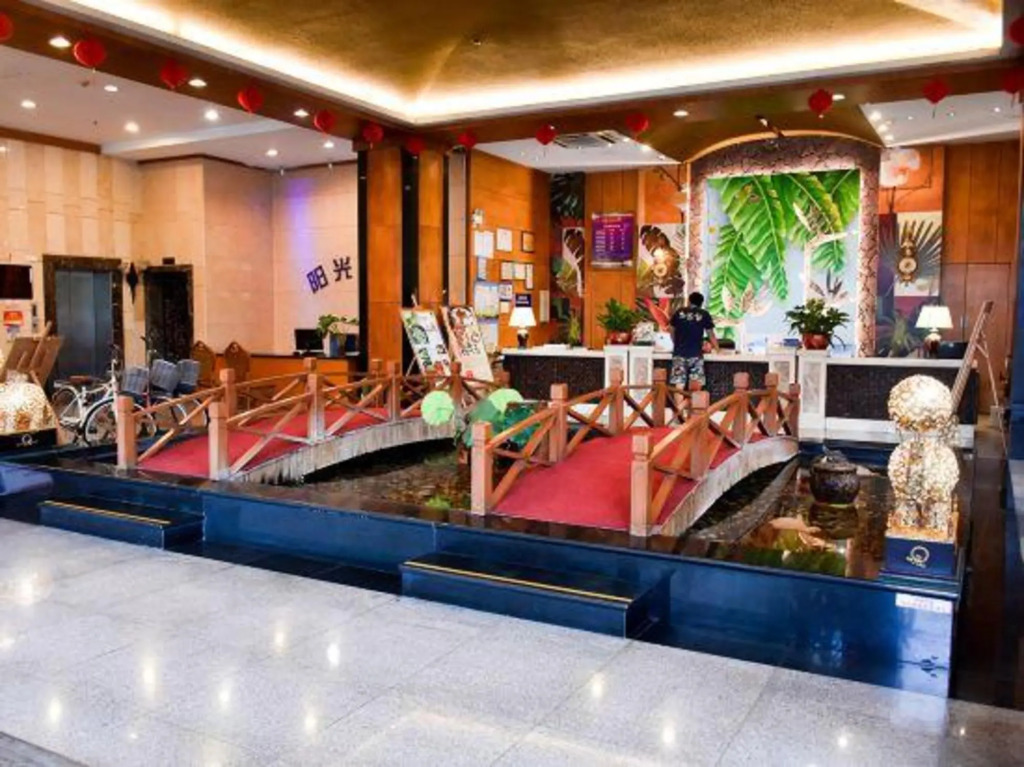 Цюнхай: Yangguang Yihao Hotel