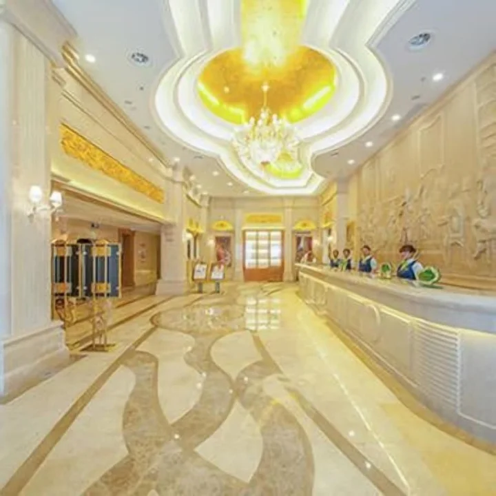 Наньтун: Vienna Hotel Rugao Zhengxiang Square branch