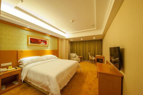 Наньтун: Vienna Hotel Rugao Zhengxiang Square branch