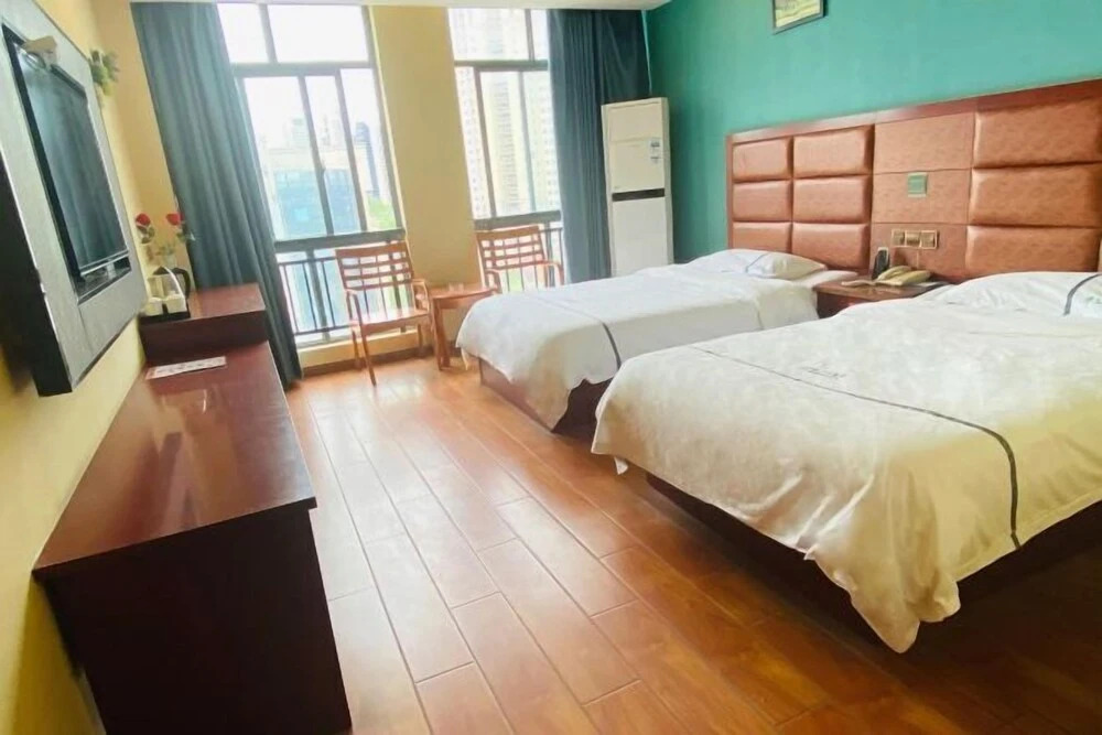 Аньцин: Longmen Hotel