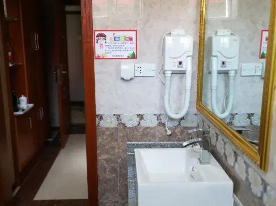 Кюнес: Junhao Hotel