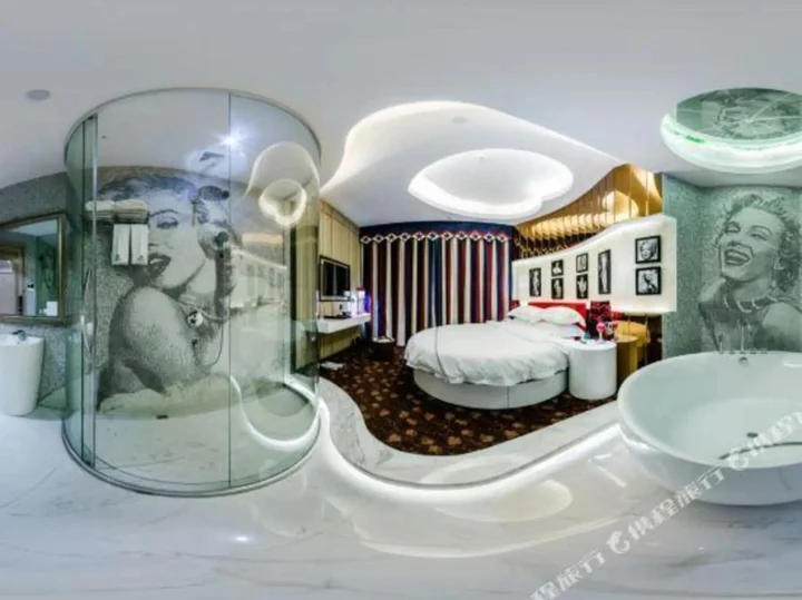 Пинсян: Me Too Hotel