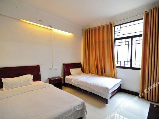 Уян: Mingcheng Rujia Hotel