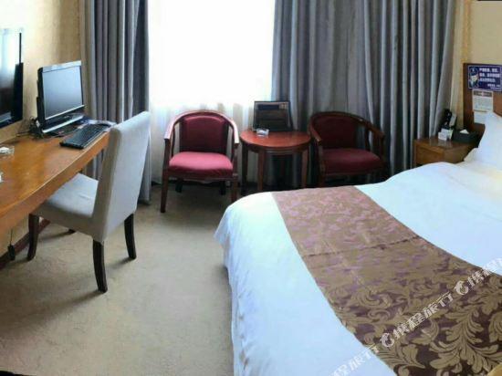 Цзуньи: Fenggang Hotel