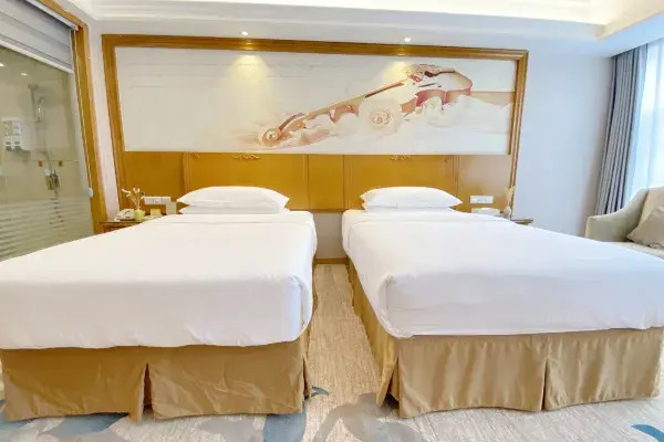 Синьян: Vienna International Hotel Xinyang Yangshan New District Branch