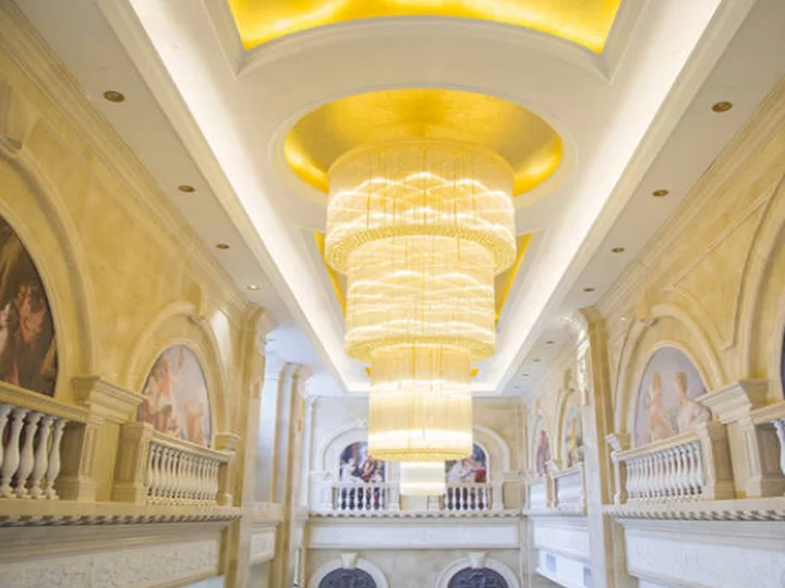 Синьян: Vienna International Hotel Xinyang Yangshan New District Branch