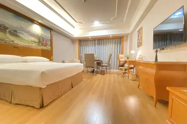 Синьян: Vienna International Hotel Xinyang Yangshan New District Branch