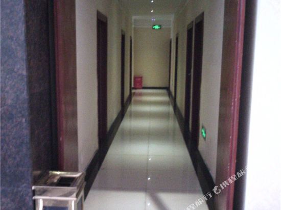 Чунцин: Huikeju Business Hotel (Chongqing Qianjiang Airport High-speed Railway Station)