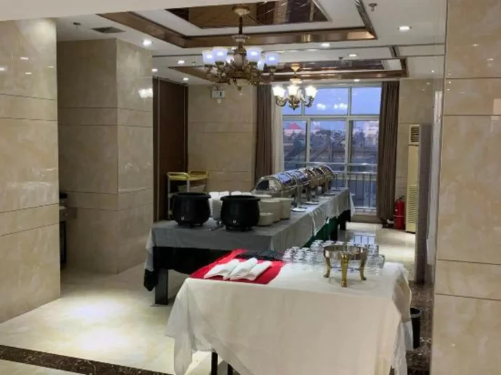 Цзяюйгуань: Ruijing Hotel