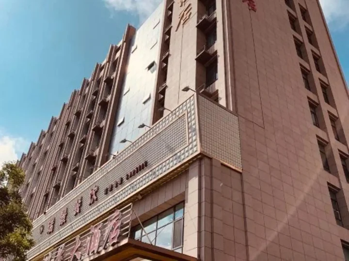 Цзяюйгуань: Ruijing Hotel