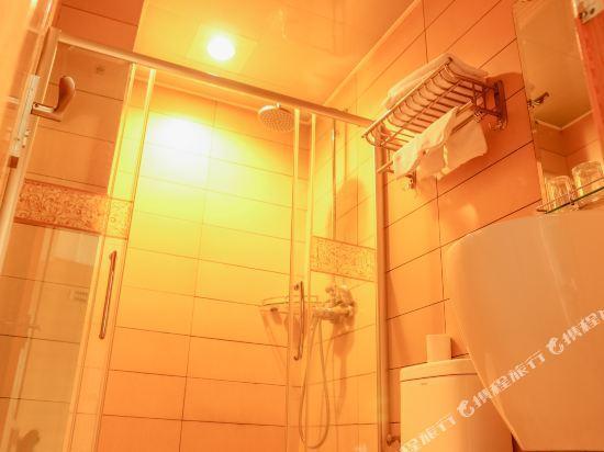 Наньпин: Qingnian Express Hotel