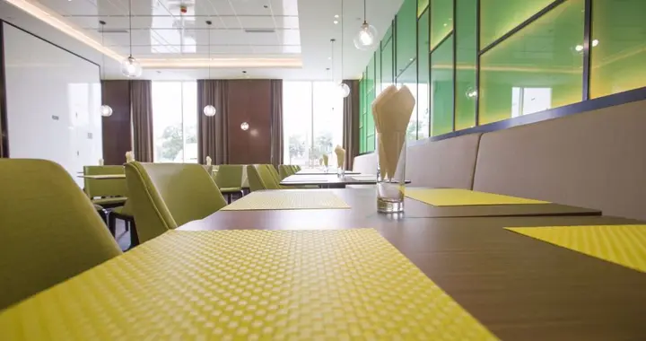 Гуйлинь: Hampton by Hilton Guilin Lingui