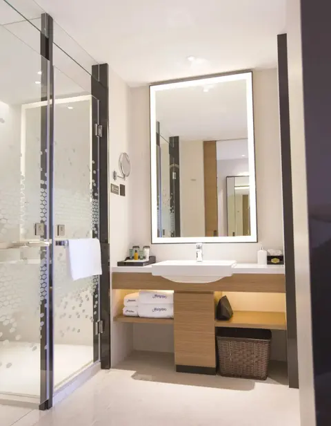 Гуйлинь: Hampton by Hilton Guilin Lingui