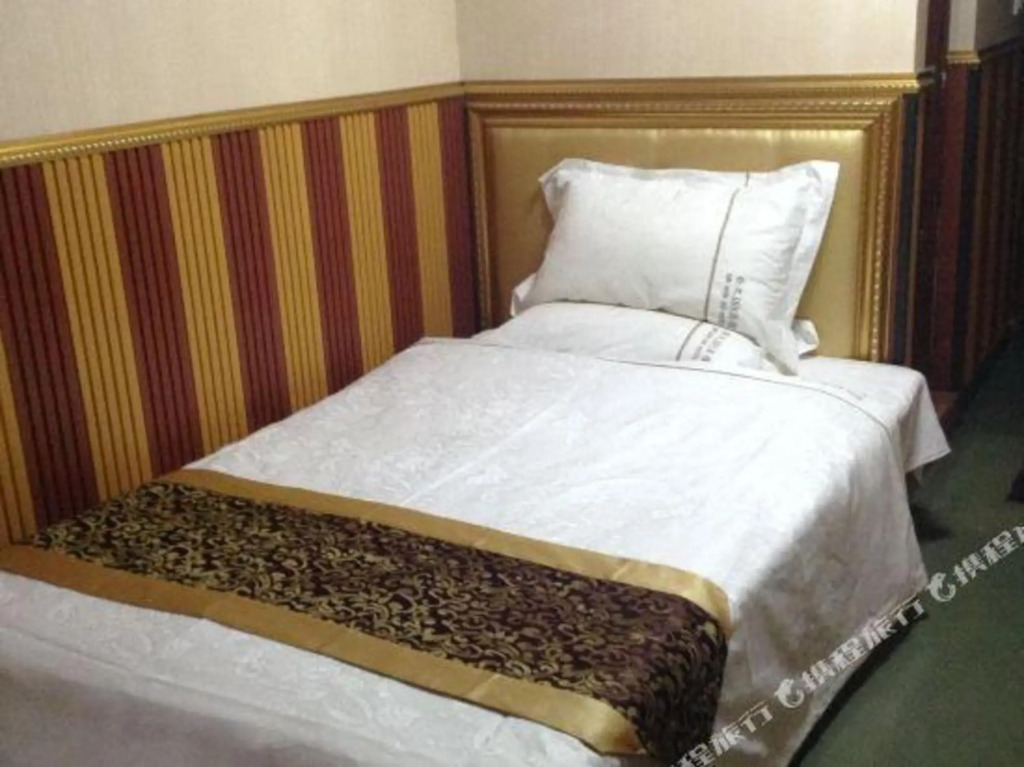 Чунцин: Chongqing Qinwen 168 Business Hotel