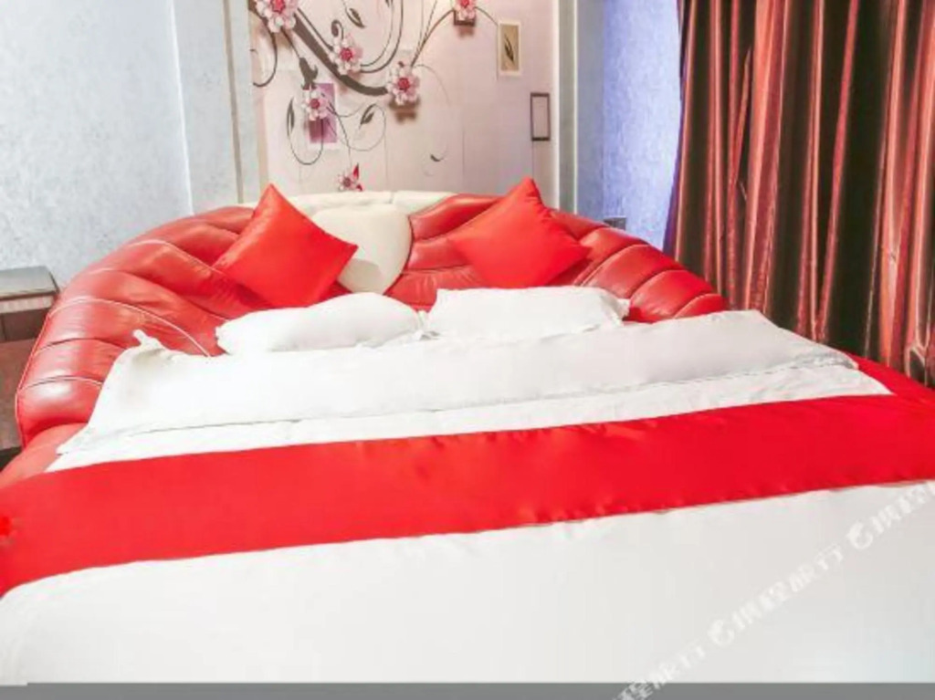 Чунцин: Chongqing Qinwen 168 Business Hotel