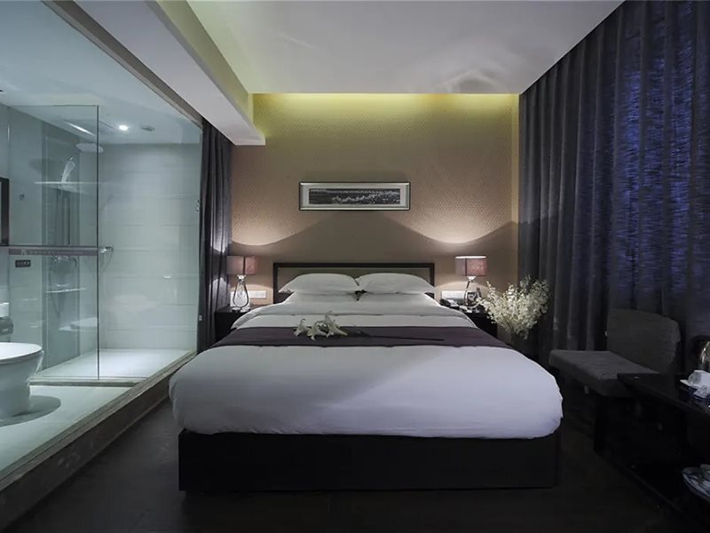 Лунъянь: Ketianxia Hotel