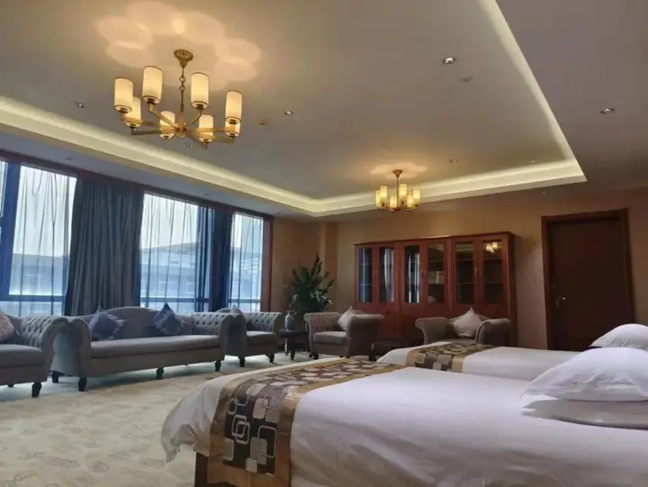 Zijing Hotel Yangzhou — фото 1