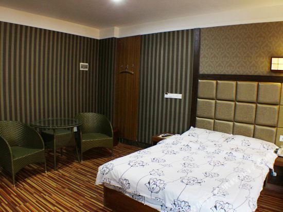 Цзиньюань: Jintian Business Hotel