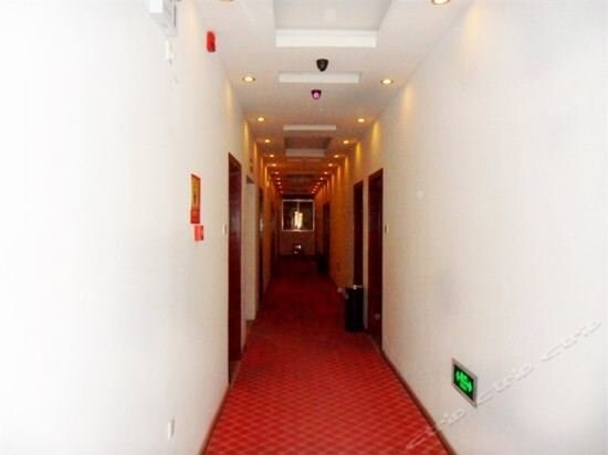 Шанграо: Huifeng Business Hotel