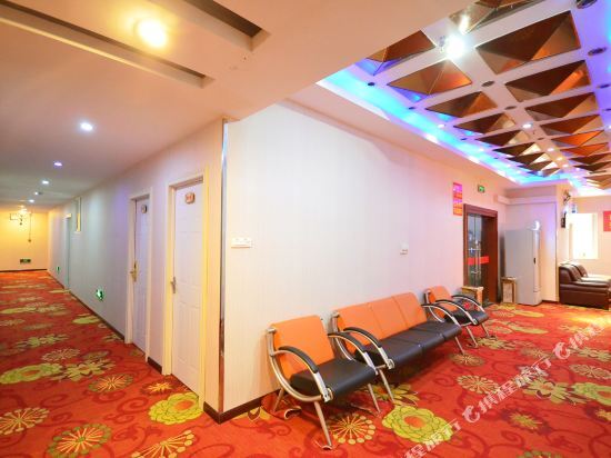 Ухань: Hello Light Hotel (Wuhan Hongshan Square subway station)