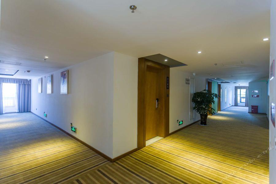 Каили: Landscape City Hotel