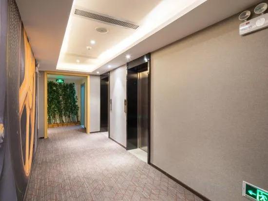 Гуанчжоу: Yuefeng Hotel (Guangzhou Panyu Shiqiao Aoyuan Plaza)