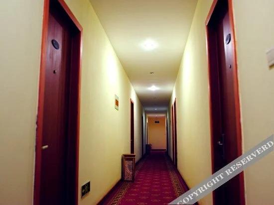 Наньтун: Xinbo Business Hotel