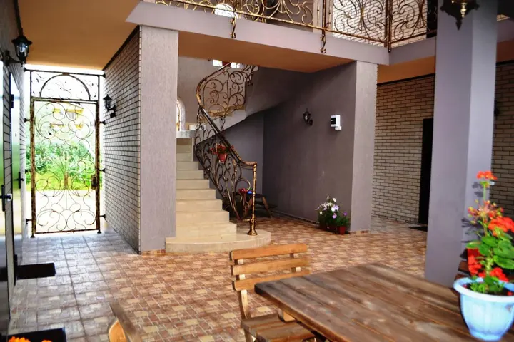 Голубицкая: Guest House Zamok on Priazovskaya