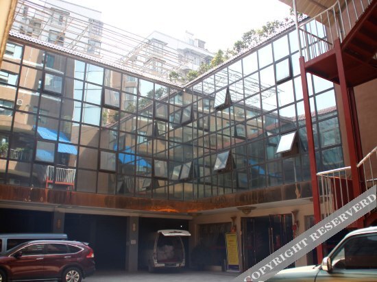 Цзуньи: 天联酒店(遵义火车站华友店)