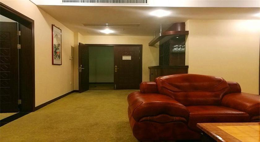 Чжаоцин: Guangli Hotel